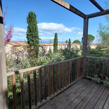 Maison Duplex Avec Grande Terrace Dans Village De Hébergement de vacances Grospierres