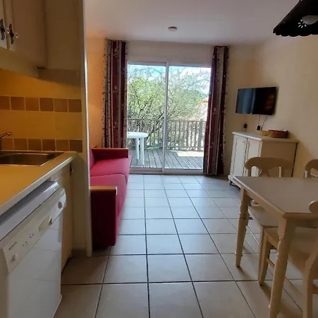 Vakantiehuis Maison Duplex Avec Grande Terrace Dans Village De *